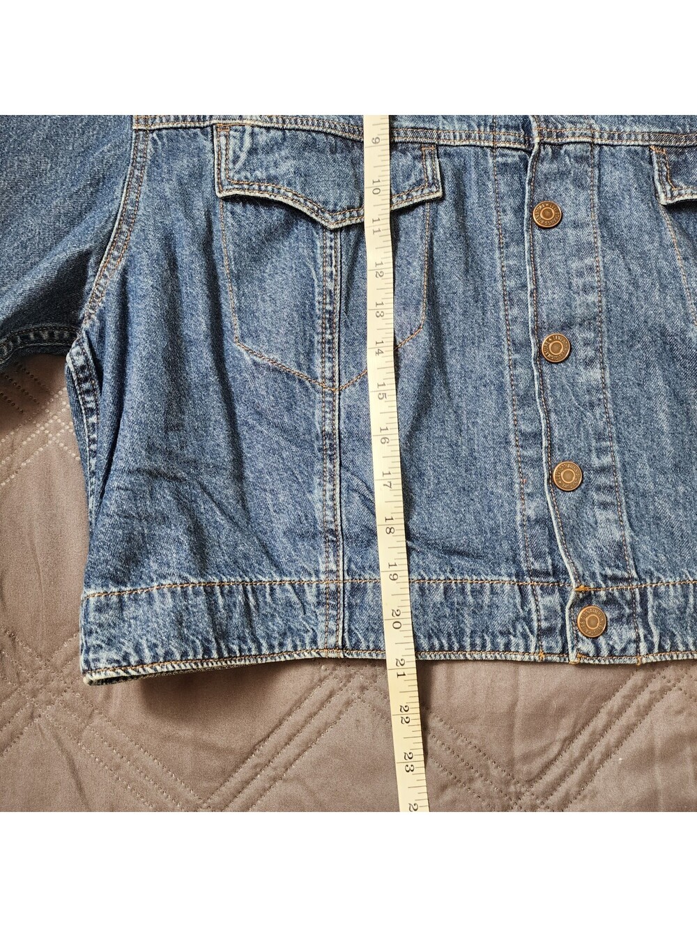 Levi Strauss Signature Easy Trucker Denim Jacket Relaxed Fit Women Large NWT - Picture 7 of 8